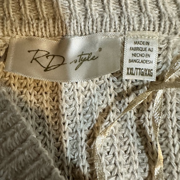 Cream color sweater - Picture 3 of 3